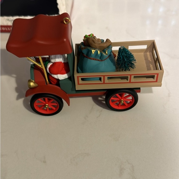 1993 Happy Haul-idays Hallmark Ornament Series Here Comes Santa #15 - Picture 3 of 8